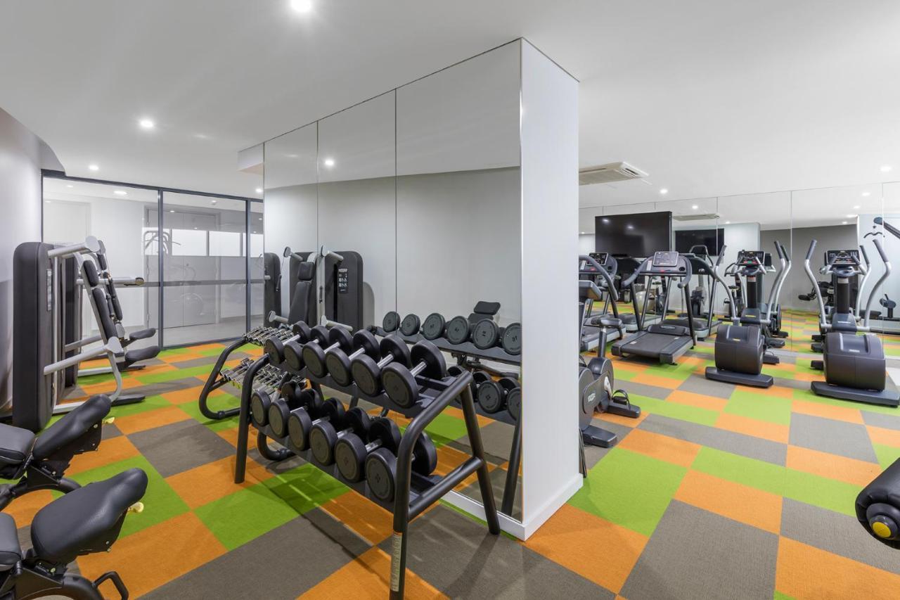 Meriton Suites Mascot Central Sydney Zewnętrze zdjęcie The gym at the hotel