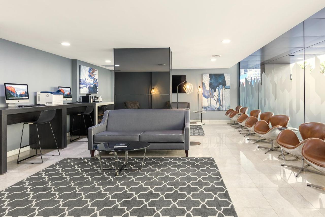 Meriton Suites Mascot Central Sydney Zewnętrze zdjęcie Dental Clinic